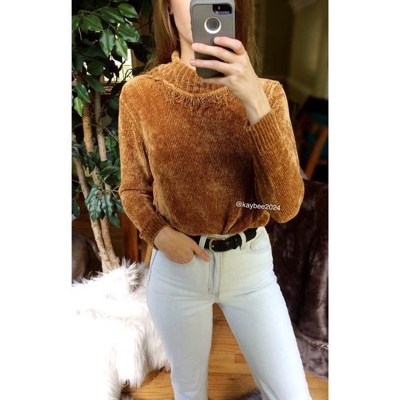 Vintage Sweaters - 🌿 Vintage Caramel Chenille Fringe Turtleneck 🌿